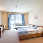 Dixon & Wellness Hotel 4*