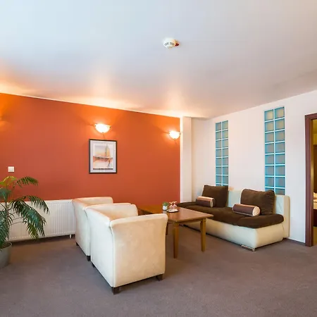 Dixon & Wellness Hotel Banska Bystrica