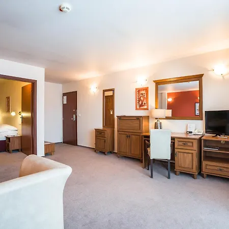 Dixon & Wellness 酒店 班斯卡-比斯特里察