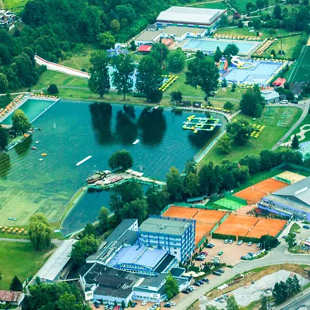 Dixon & Wellness 4*