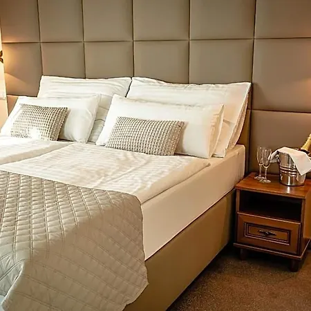 Dixon & Wellness Hotel Banská Bystrica