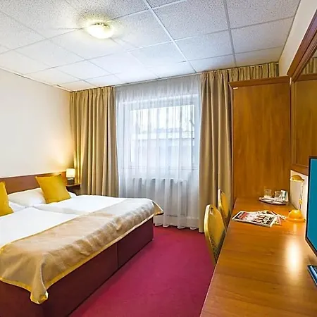 Dixon & Wellness Hotel 4*