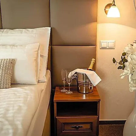Dixon & Wellness Hotel 4*