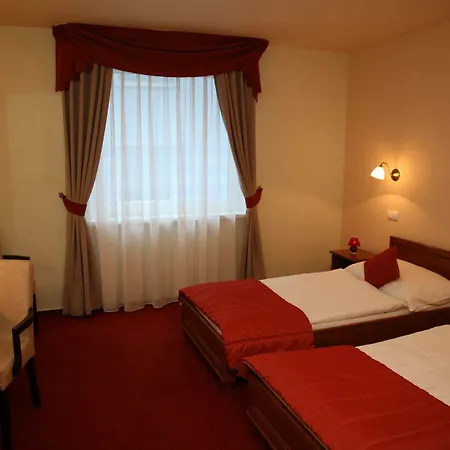 Dixon & Wellness 4* Banska Bystrica