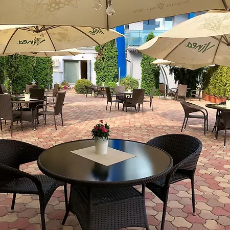 Dixon 4* Banská Bystrica